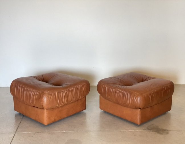 Coppia di pouf in pelle anni 70